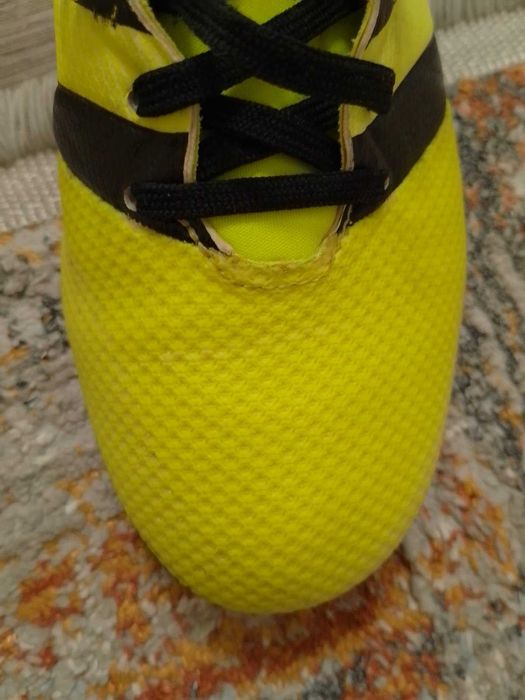 Футболни обувки стоножки