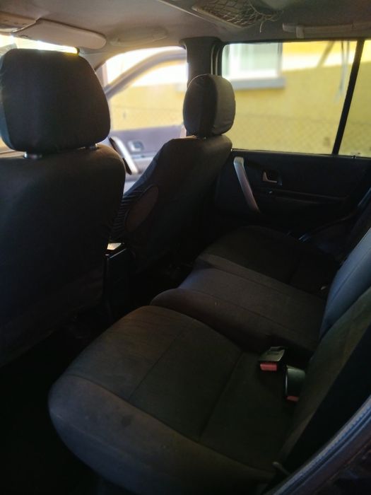 Land Rover ! O dau din motivul ca vreau sa îmi iau ceva cu care sa pot cara .Nu vreau sa stric o mașină ca asta pe camp