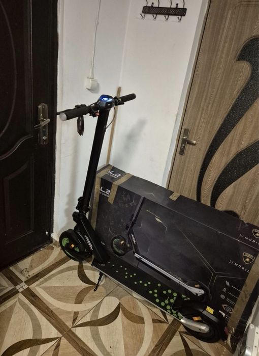 Vand trotineta electrica Lamborghini noua