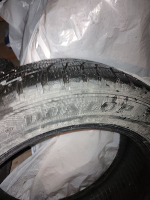 Продам зимние шины с шипами