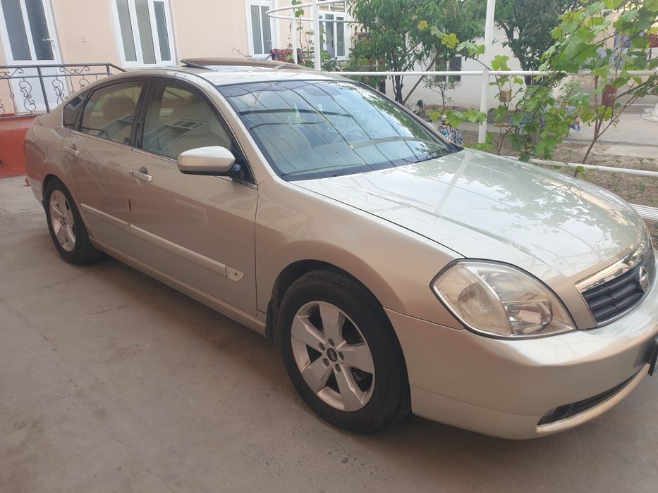 Nissan yili 2005