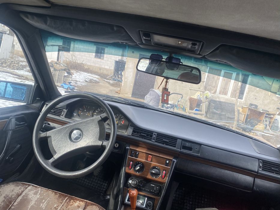 Мерседес w124 2.6