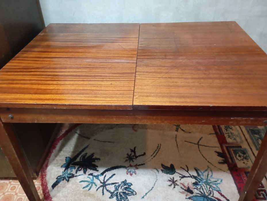 Продается стол раздвижной