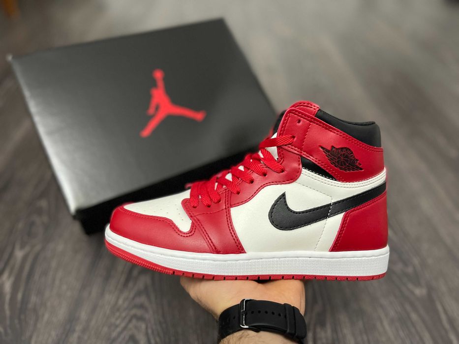 Adidasi Nike Air Jordan1 High Chicago Red NOU Premium