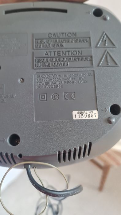 Radio  Sony model ICF-C215L