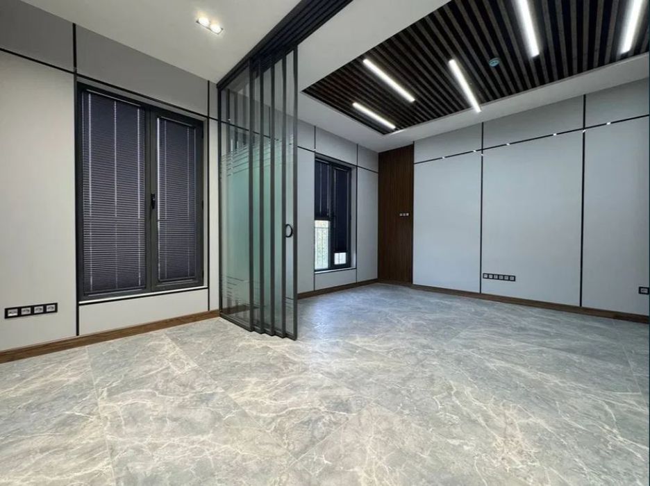 Аренда офиса на ТЦ Next. Ул.Бобура. 90 м²