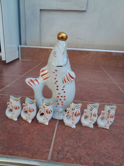 продаеться комплект советской фарфоровая золотая рыбка