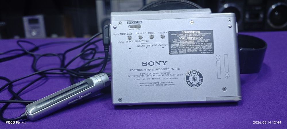 Sony MZ-R37 в хорошем состоянии