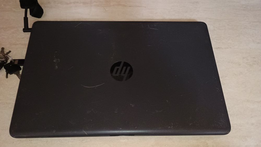Laptop HP 250 G7 i5 gen8 8 nuclee la 2.5 ghz 8 gb ram ddr4, ssd 250 gb  video intel HD 620