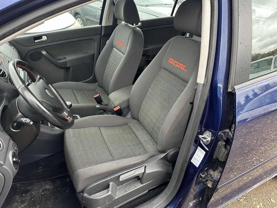 Салон за Фолксваген Голф Плюс