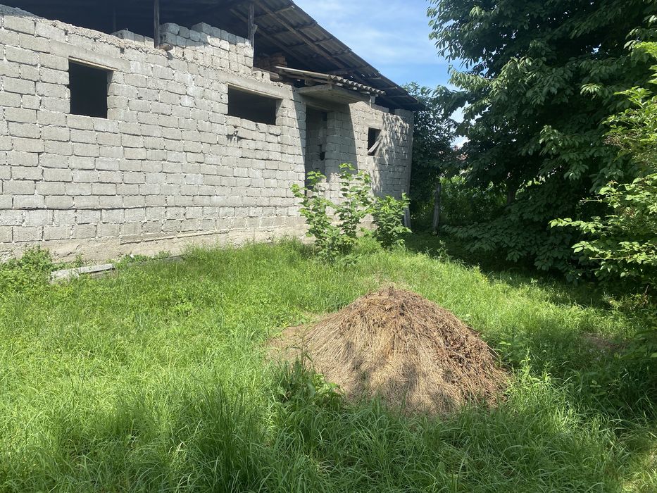 Casa + teren de vanzare , 1000mp