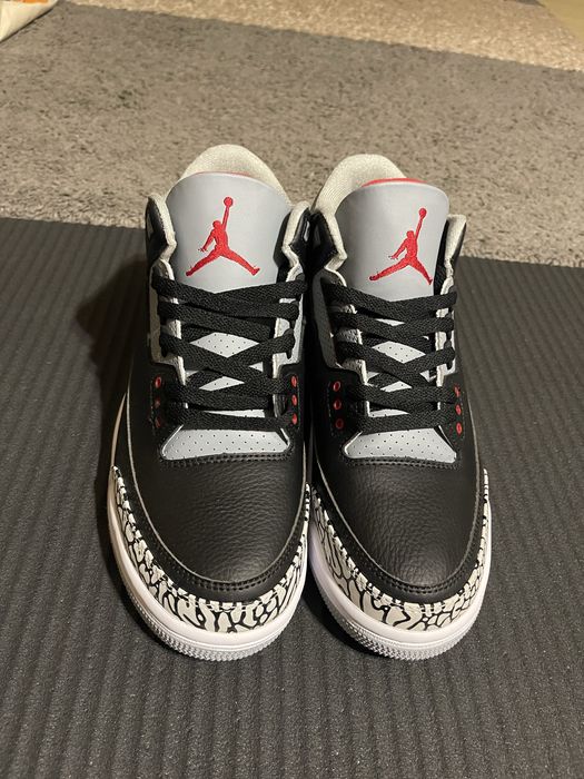 Jordan 3 marimea 43