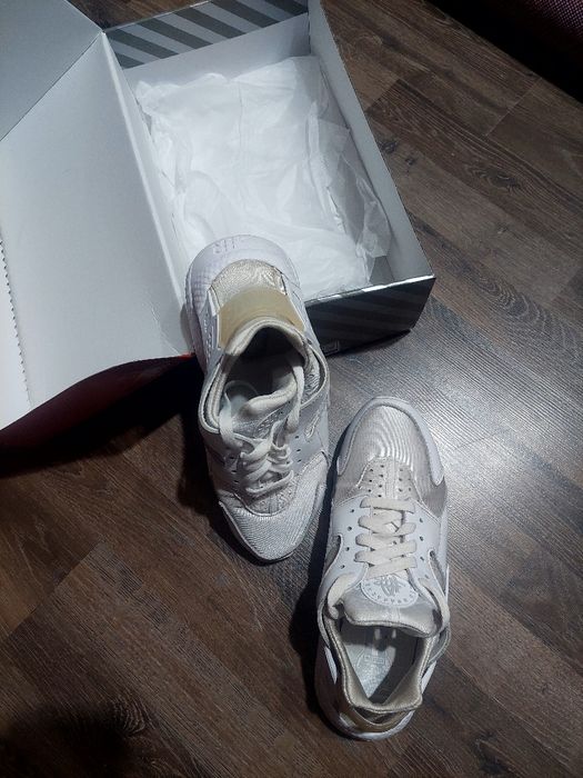 Adidasi Nike Air