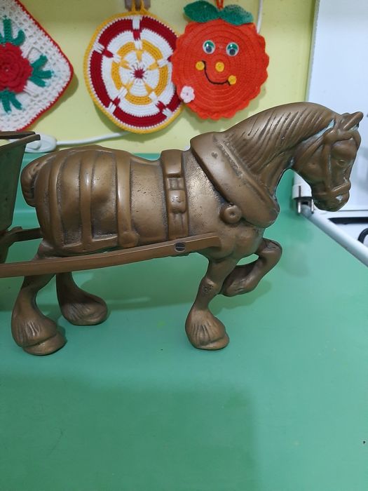 Vînd cal cu căruța antic