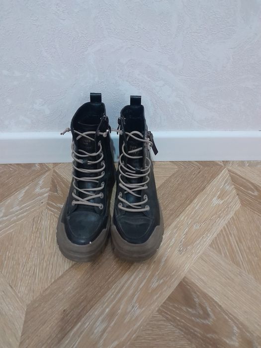 Продам сапожки осень-весна