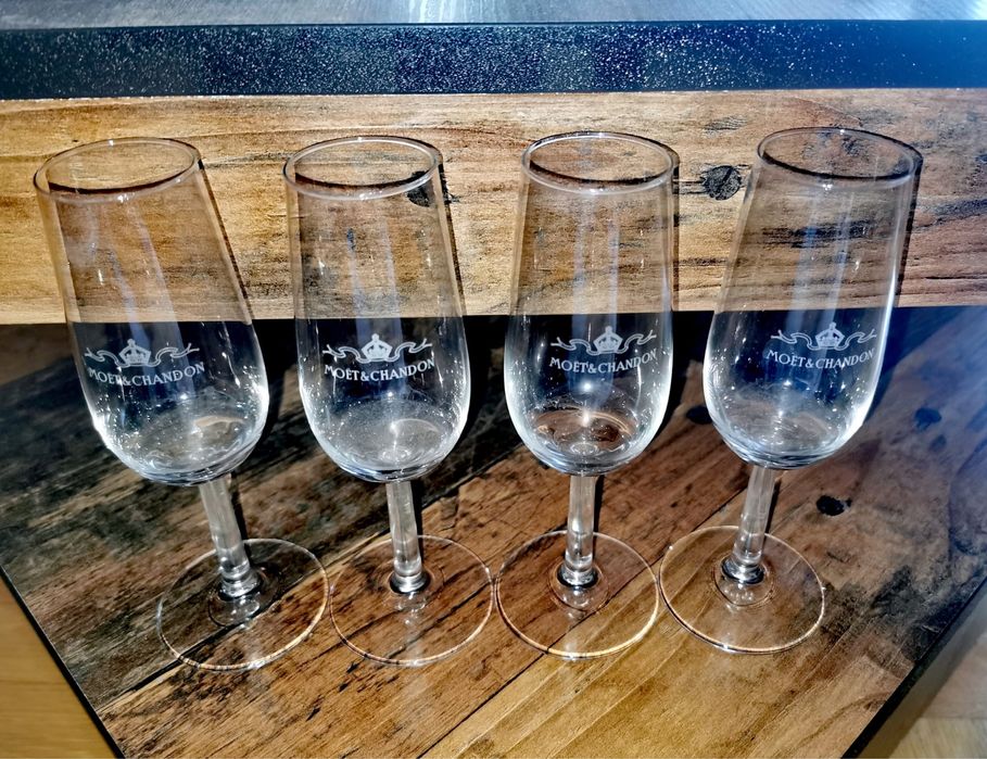 Кристални чаши шампанско брандирани тъй наречени флютс 4 бр. Flutes