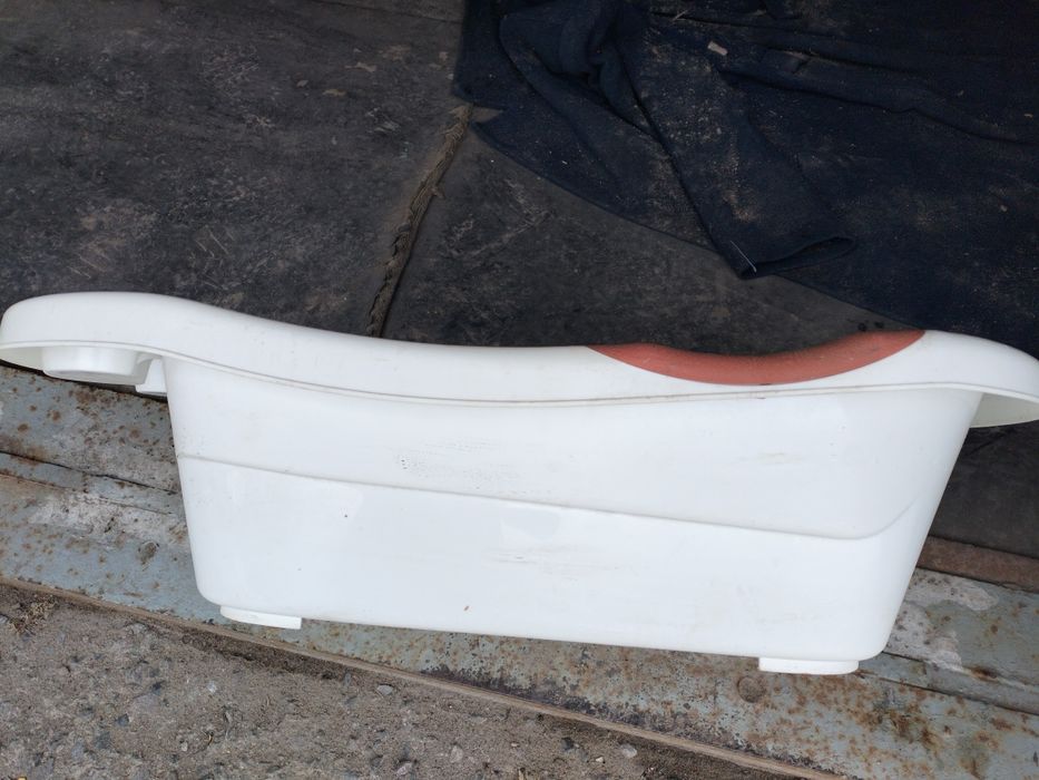 Ванночка для купания младенцев.