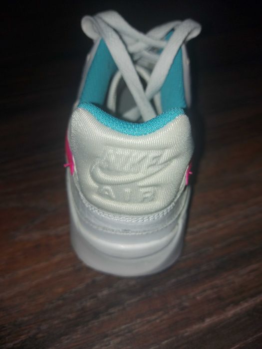 Vand adidasi NIKE Femei