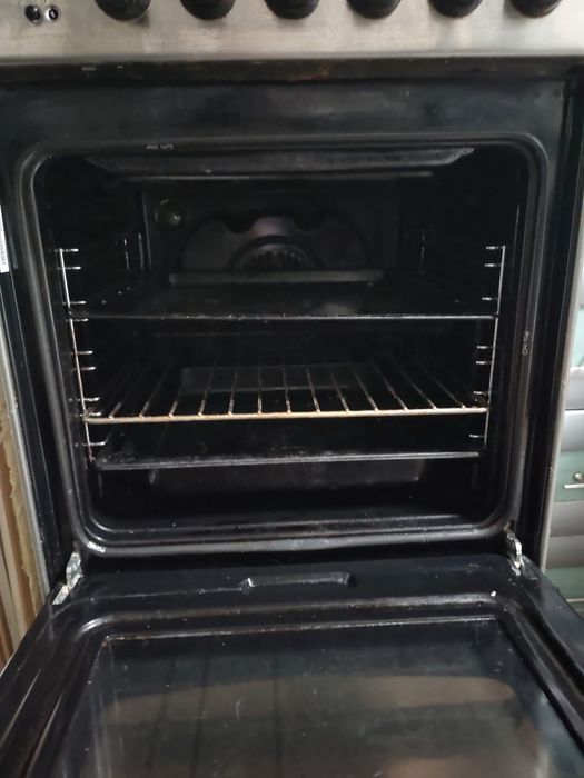 Электроплита с духовкой