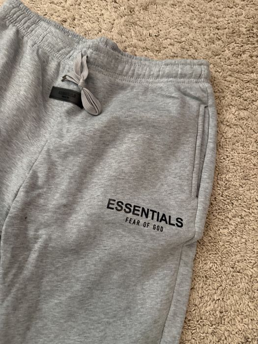 Pantaloni essentials gri