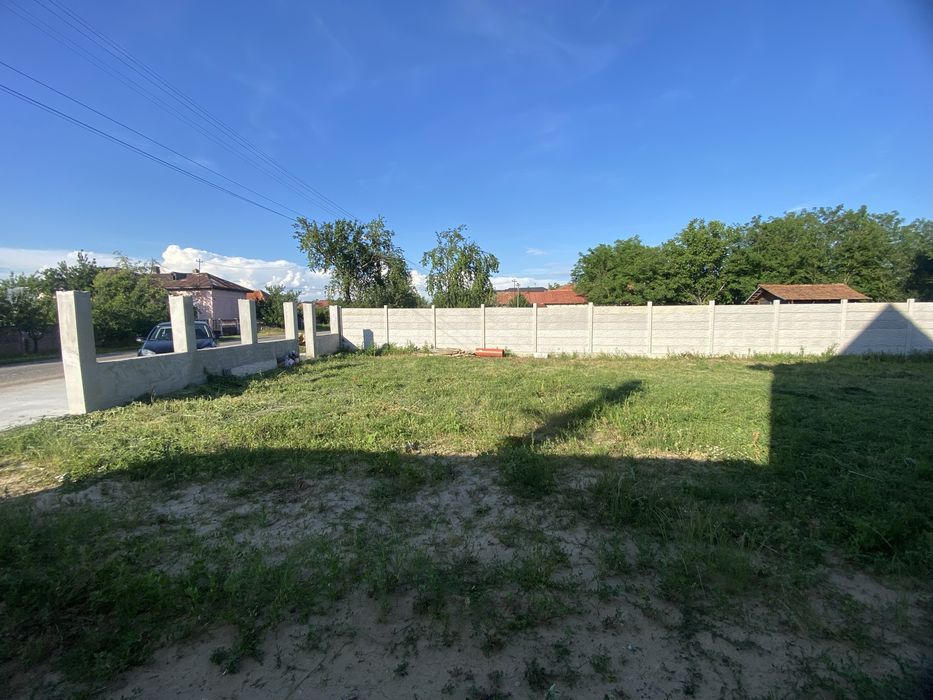 Teren intralivan 1253mp 16M Deschidere