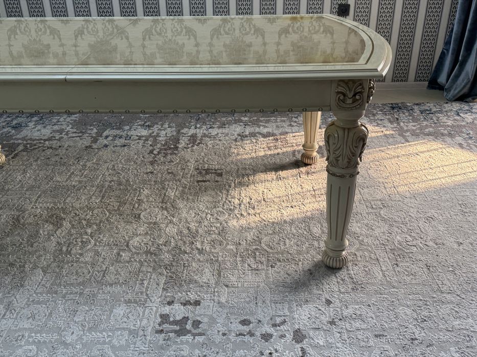 Продам стол и стулья