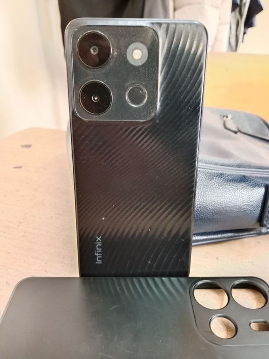 Infinix smart 7 karobkasi bor , ishlashi yaxshi