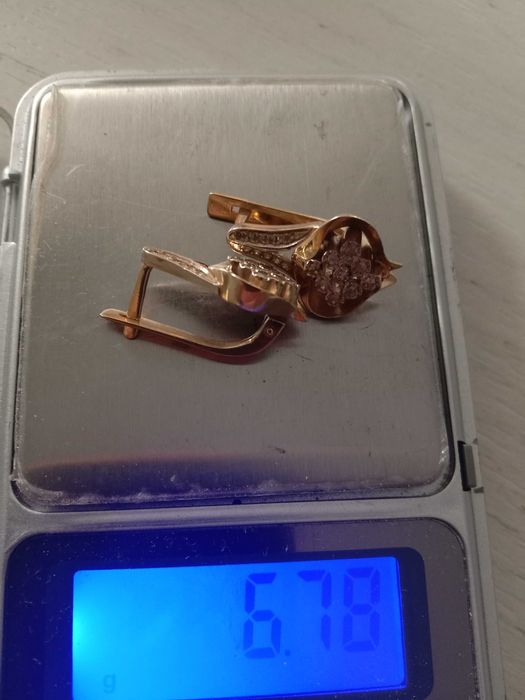 продаются золотые изделия
