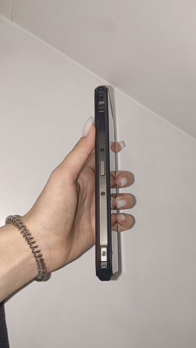 Бронированный телефон IXXI J7