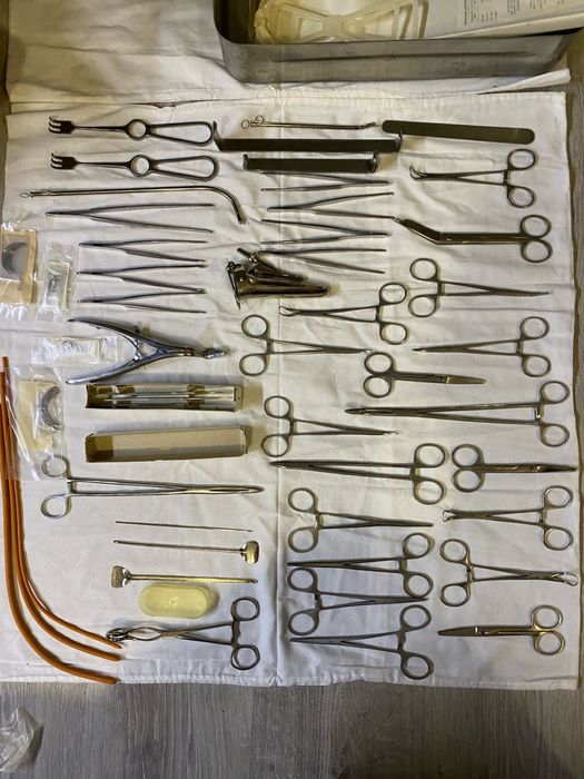 Наборы медицинских инструментов
