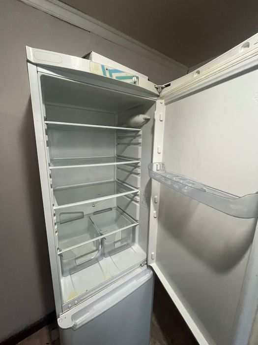 Холодильник INDESIT