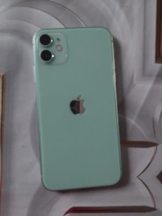 продается айфон 11