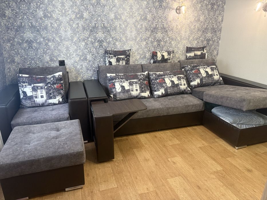 Продам диван+кресло+пуф