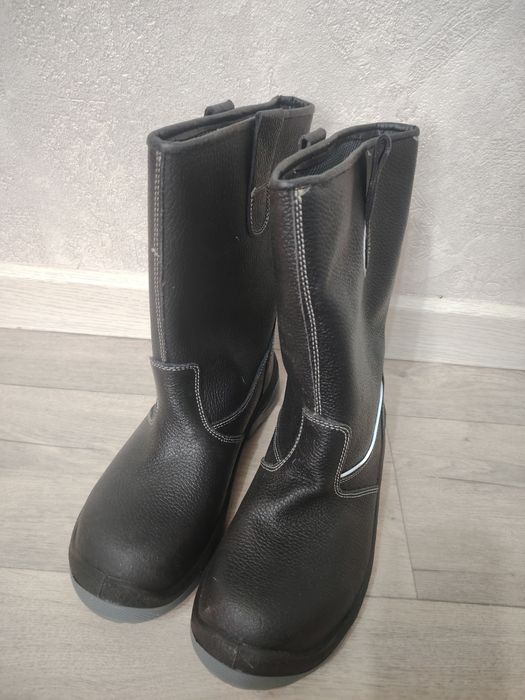 Продам керзовые сапоги новые