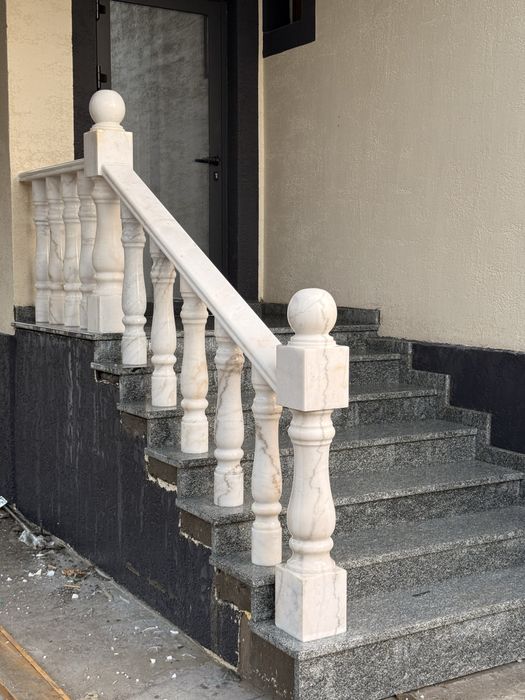 Балясины мраморные и гранитные