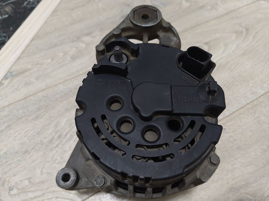 Продам запчасти. Генератор.