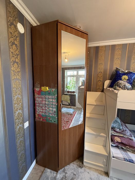 Угловой шкаф для одежды