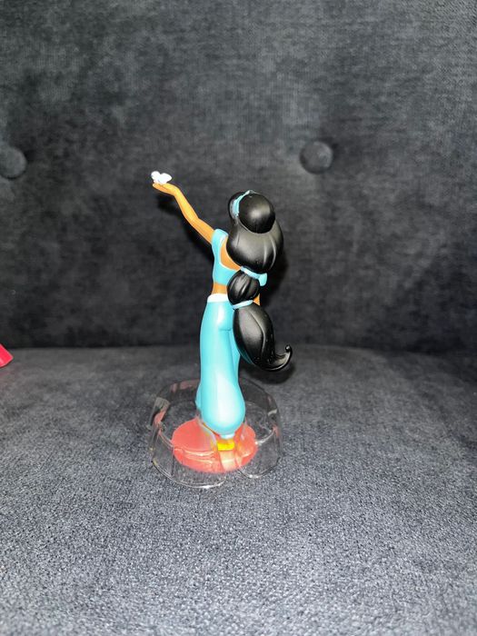 Оригинална Дисни кукла Ясмин