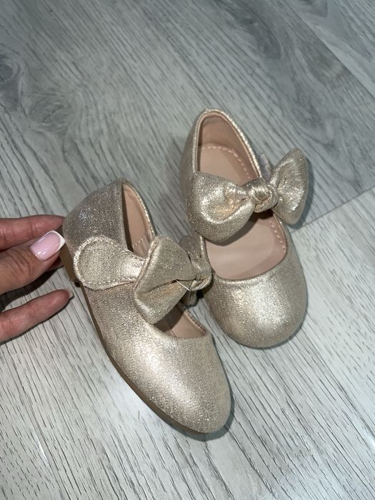 Новые красивые туфли для девочек