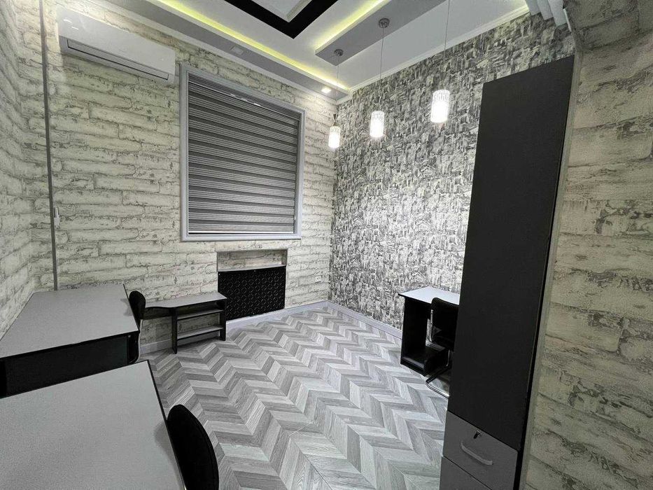 Аренда офисного помещение 200 кв.м. в Яккасарайском районе. Своя.