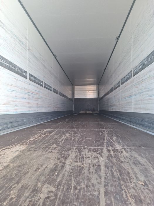 Semiremorca Schmitz Standard Dubă  Box  Container izoterma Anul  2019