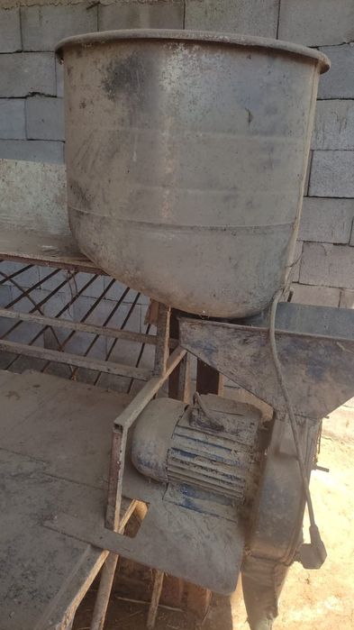 Продам дробилку для зерна