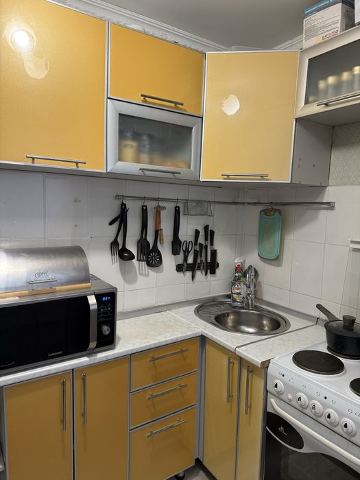 Продам кухонный гарнитур б/у