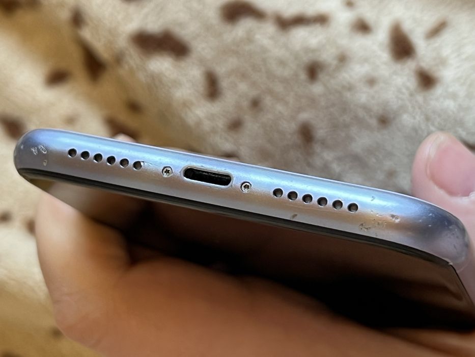 Продам Iphone 11/64