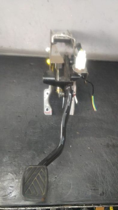Pedala frana 1.6 d suzuki vitara ly swift 4 sx4 s cross -61m50