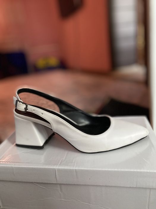 Туфли все по 5000 тг