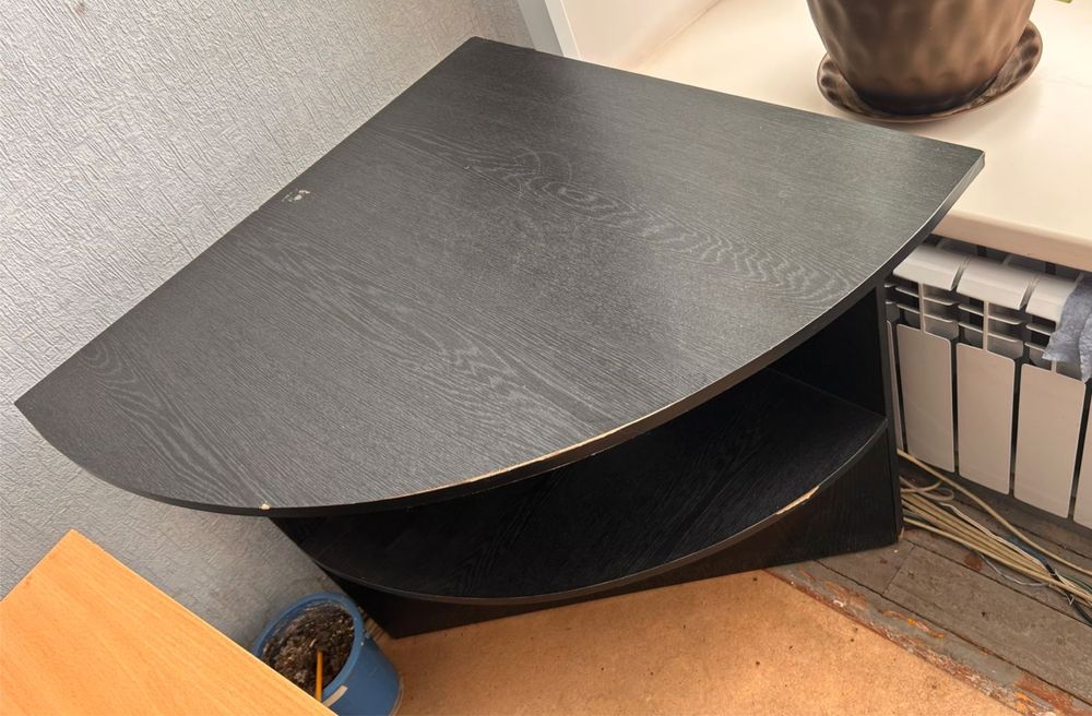 Отдам четыре стола