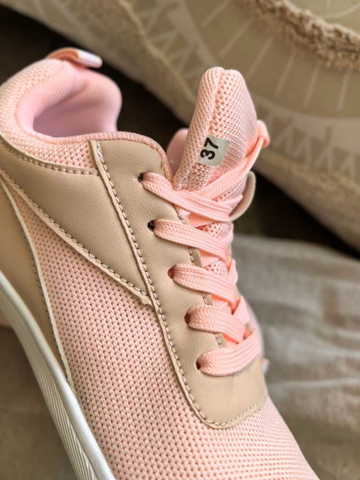 Красиви и удобни боси обувки размер 37