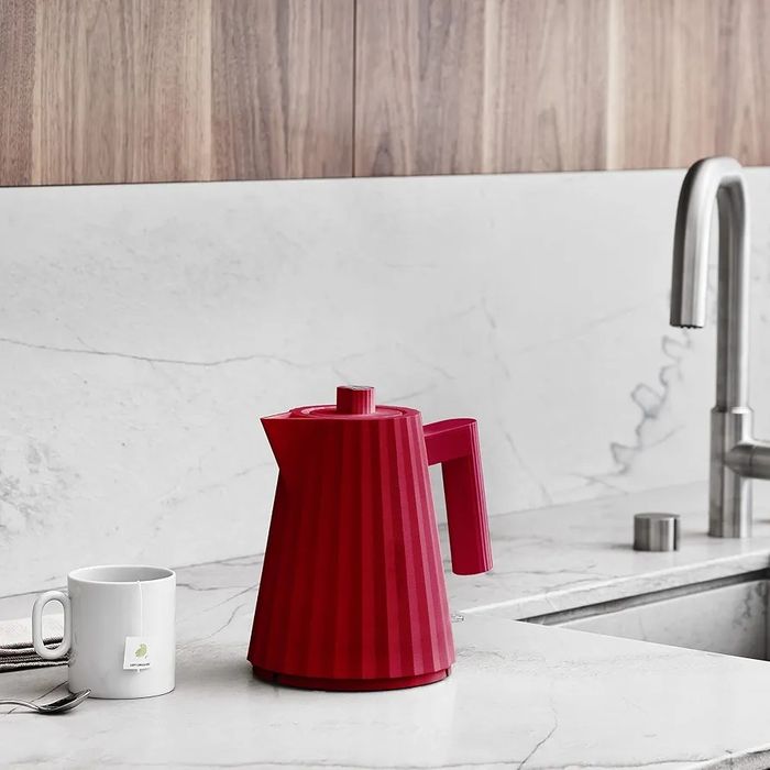 Електрическа кана Alessi - Plisse MDL06/1R  2400W, 1л,термопластична смола