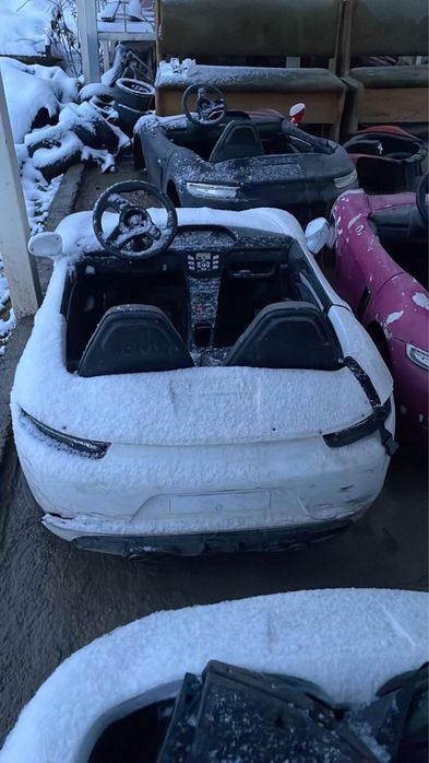 Порше сатылады.